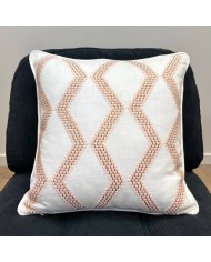 Housse de Coussin soho blanc pêche points bronzés - Tissu d'éditeur Housse de Coussin soho blanc pêche points bronzés - Tissu d'éditeur