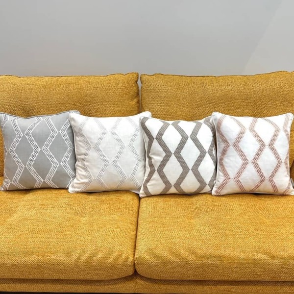 Housse de Coussin soho blanc pêche points bronzés - Tissu d'éditeur