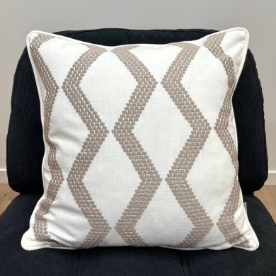 Housse de Coussin soho blanc taupe - Tissu d'éditeur Housse de Coussin soho blanc taupe - Tissu d'éditeur