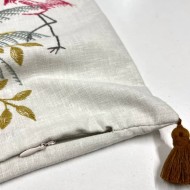 Housse de Coussin pompon Paisible flamant brodé - Tissu d'éditeur
