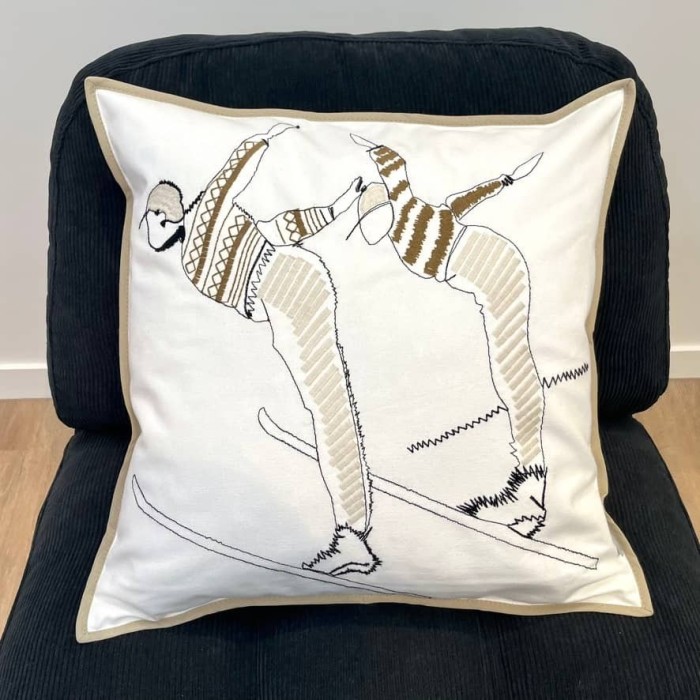 Housse de Coussin Polaire skieurs brodé - Tissu d'éditeur