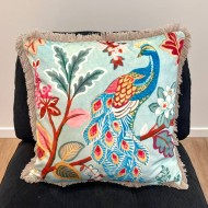 Housse de Coussin en velours Eva paon bleu ciel - Tissu d'éditeur