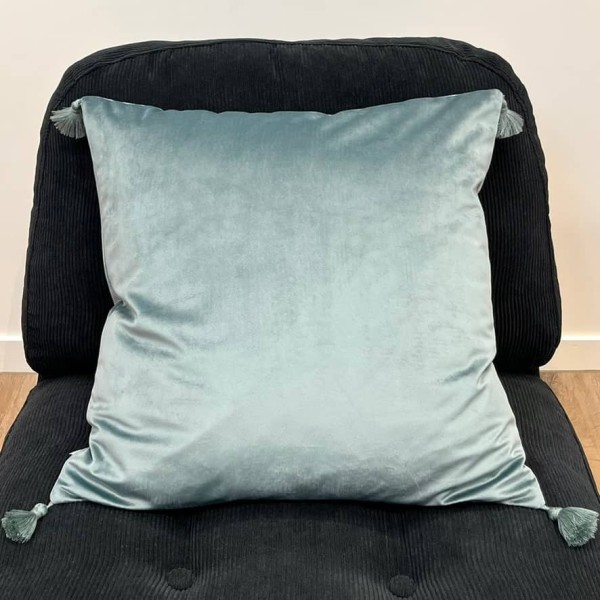 Housse de Coussin en velours avec pompon Coulisse bleu gris - Tissu d'éditeur