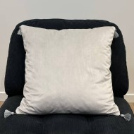 Housse de Coussin en velours avec pompon Coulisse gris clair - Tissu d'éditeur