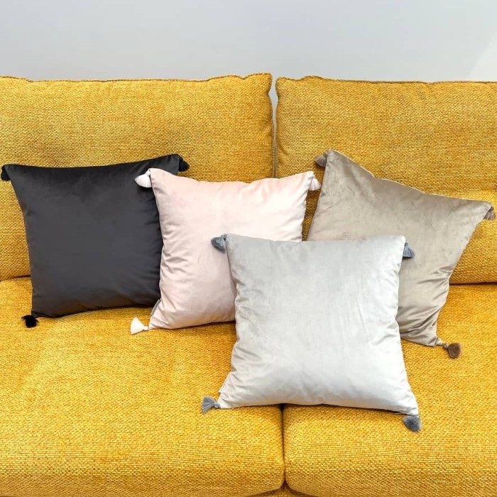 Housse de Coussin en velours avec pompon Coulisse bronze - Tissu d'éditeur