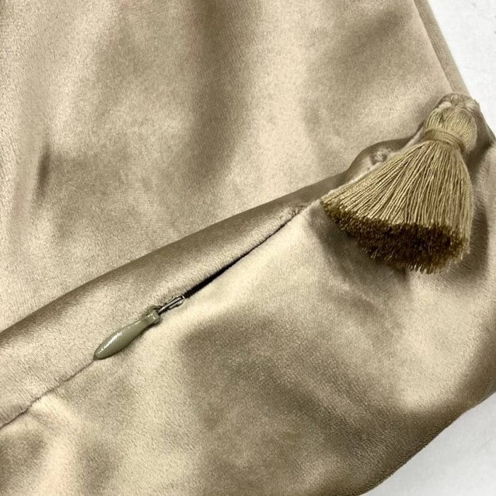 Housse de Coussin en velours avec pompon Coulisse bronze - Tissu d'éditeur