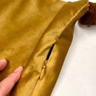 Housse de Coussin en velours avec pompon Coulisse camel - Tissu d'éditeur