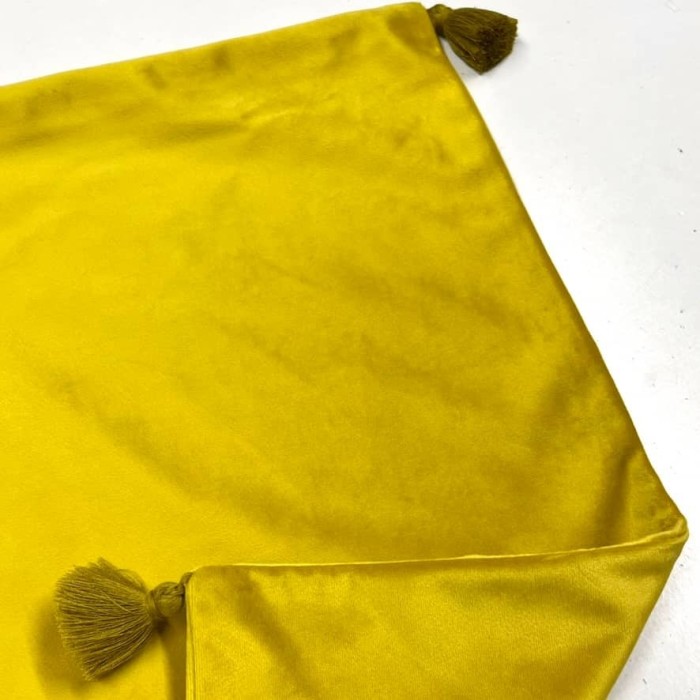 Housse de Coussin en velours avec pompon Coulisse jaune - Tissu d'éditeur