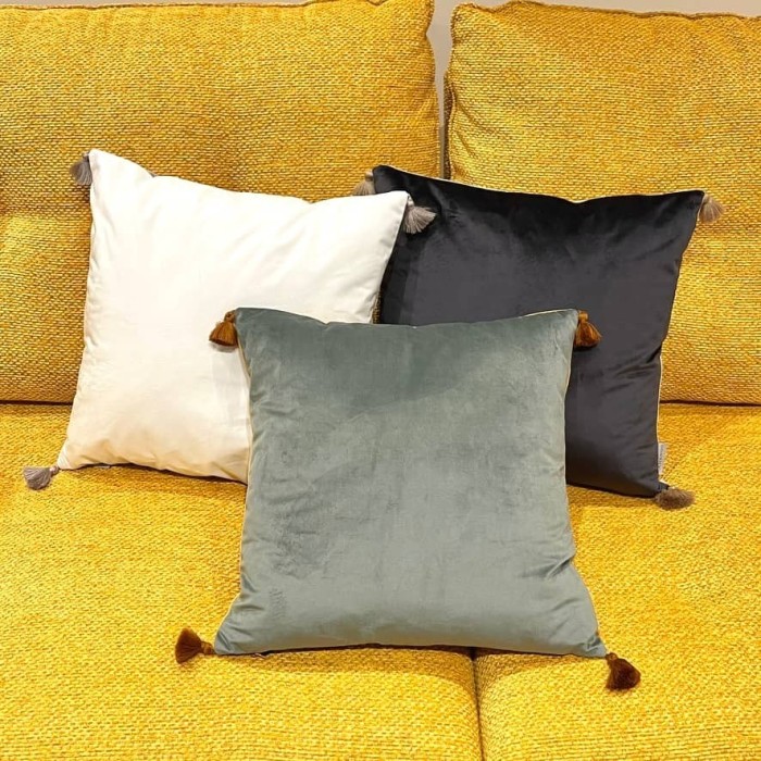 Housse de Coussin en velours avec pompon Coulisse double face blanc et gris - Tissu d'éditeur