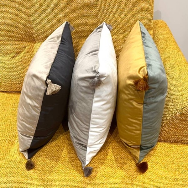 Housse de Coussin en velours avec pompon Coulisse double face blanc et gris - Tissu d'éditeur