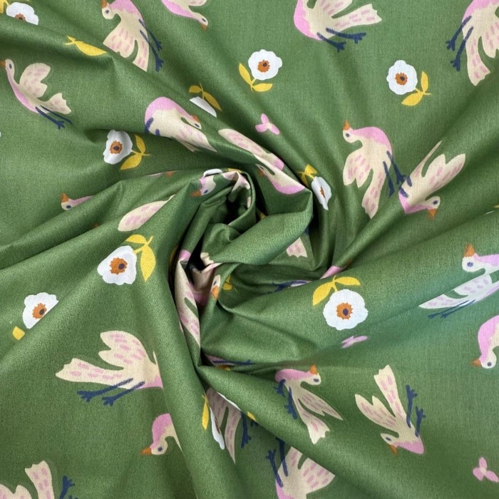 Tissu Coton imprimé Suggy animaux fleurs vert multicolore Tissu Coton imprimé Suggy animaux fleurs vert multicolore