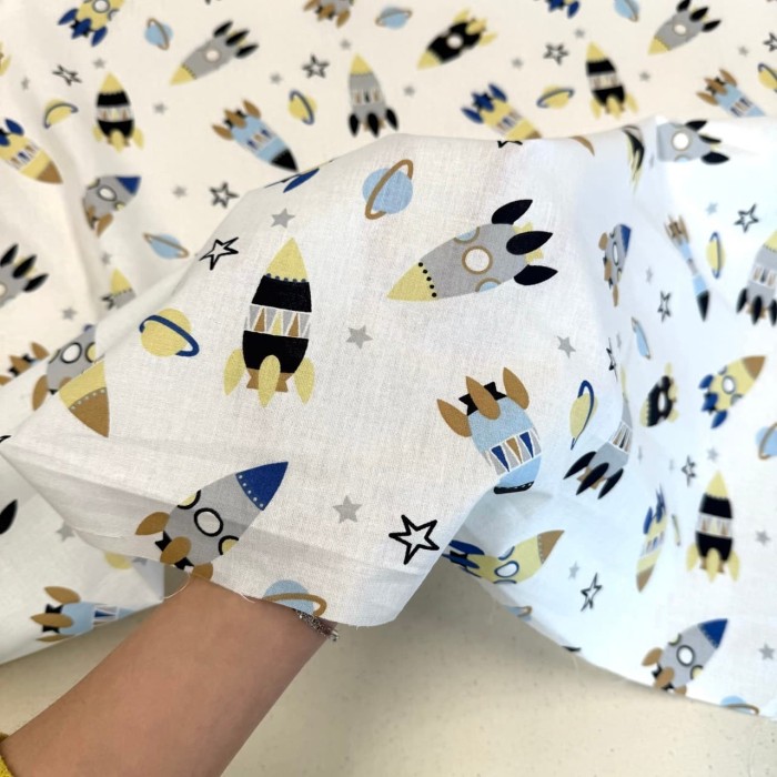 Tissu Coton imprimé Fusée enfant blanc multicolore Tissu Coton imprimé Fusée enfant blanc multicolore