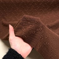 Tissu Double Gaze brodé Esmée fleur marron Tissu Double Gaze brodé Esmée fleur marron