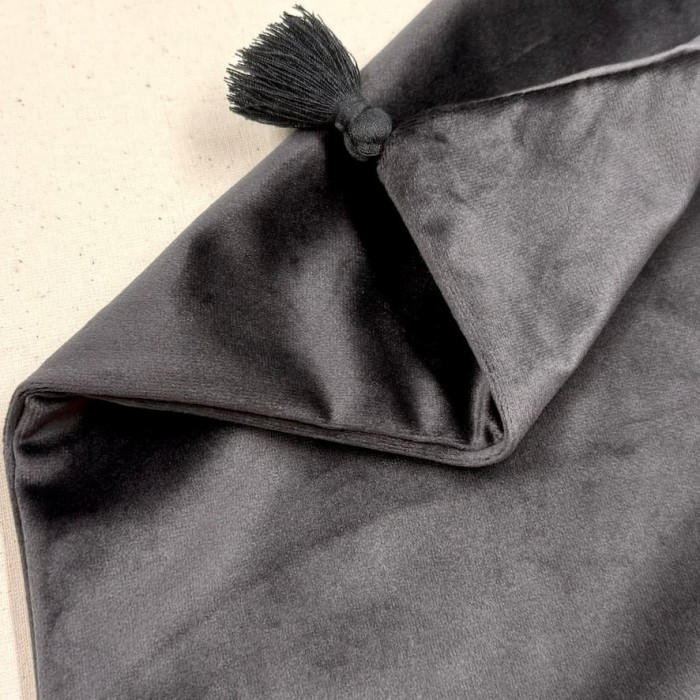 Housse de Coussin en velours avec pompon Coulisse gris foncé - Tissu d'éditeur