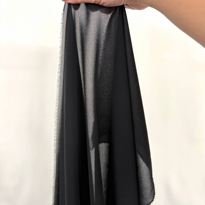 Tissu crêpe de soie 100% noir  - Tissu haute couture Français Tissu crêpe de soie 100% noir  - Tissu haute couture Français