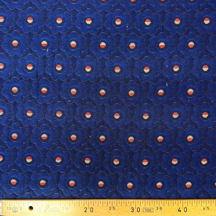 Tissu Jacquard Martha fleurs seventies bleu Tissu Jacquard Martha fleurs seventies bleu