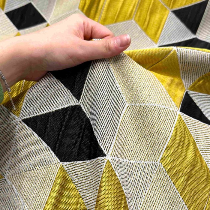 Tissu Jacquard Arletty géométrique jaune noir blanc