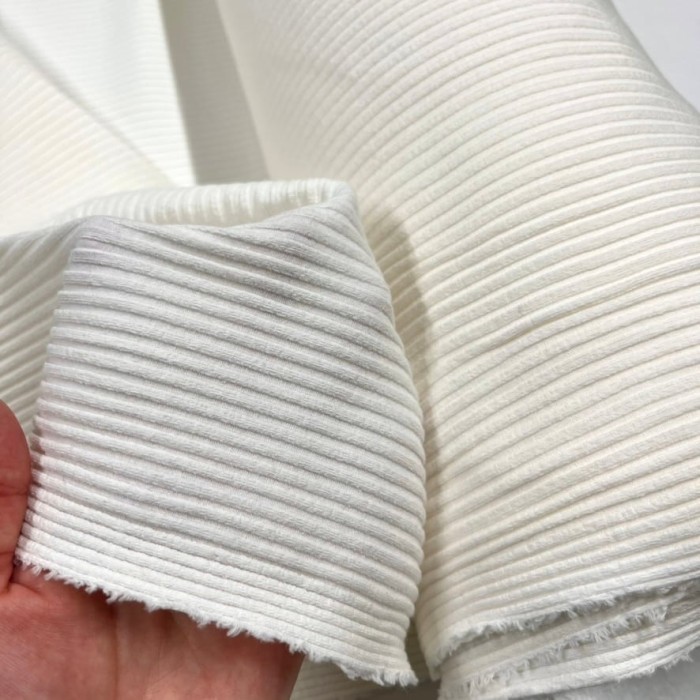 Tissu jersey coton à rayures côtelé blanc - Marque Française Tissu jersey coton à rayures côtelé blanc - Marque Française