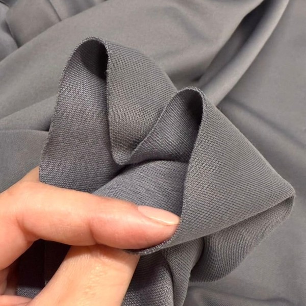 Tissu maille jersey polyester coton gris - Marque Française Tissu maille jersey polyester coton gris - Marque Française