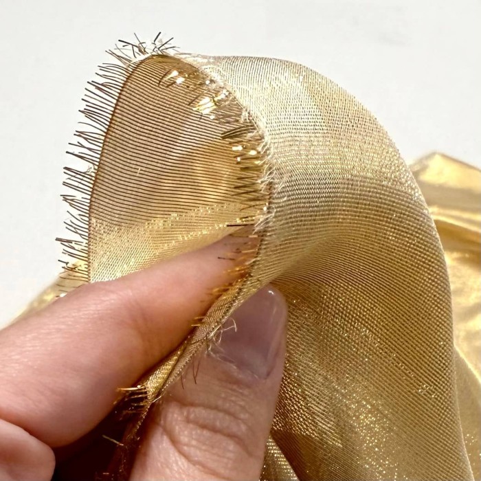 Tissu poil soie polyester lurex écru - Tissu haute couture Français Tissu poil soie polyester lurex écru - Tissu haute couture Français