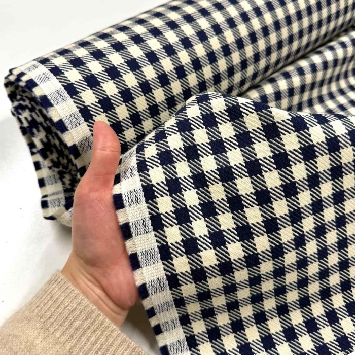 Tissu laine coton carreaux bleu marine foncé crème chatoyant - Haute couture Tissu laine coton carreaux bleu marine foncé crème chatoyant - Haute couture