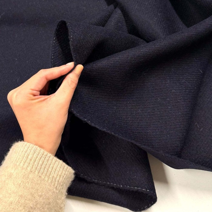 Coupon 100X150 Tissu pure laine bleu marine foncé unis épais - Haute couture Coupon 100X150 Tissu pure laine bleu marine foncé unis épais - Haute couture