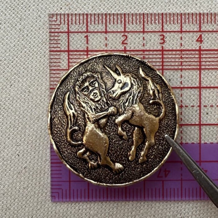Bouton rond bijou bronze lion licorne 32mm