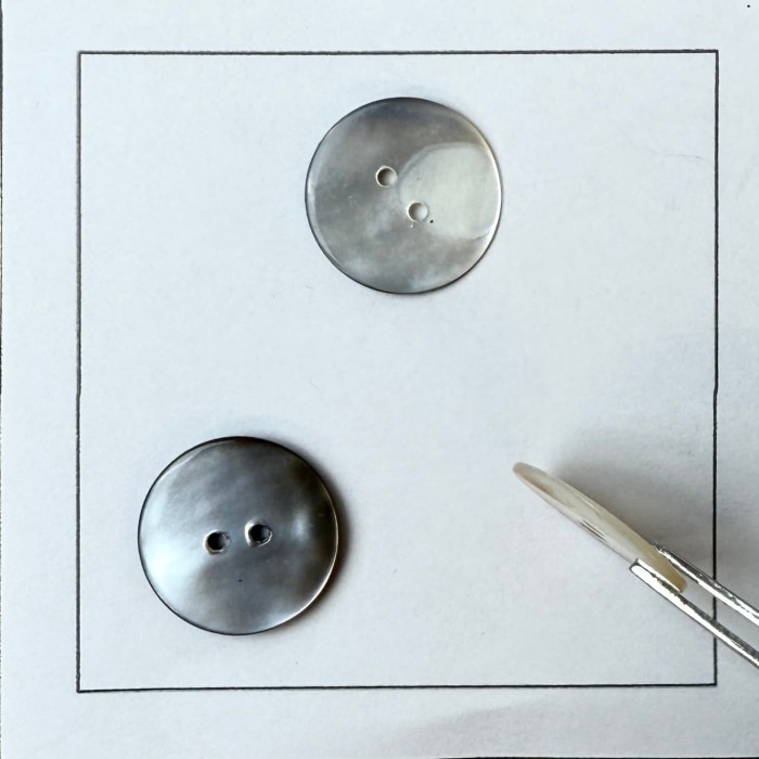 Bouton rond nacre gris naturel 17mm