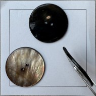 Bouton rond nacre marron naturel 30mm