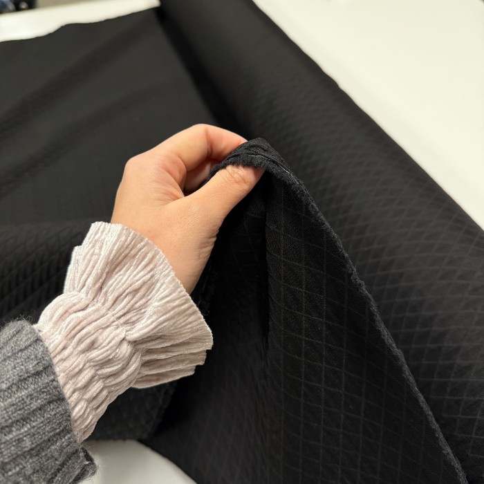 Tissu Polyester aspect gaufré noir Tissu Polyester aspect gaufré noir