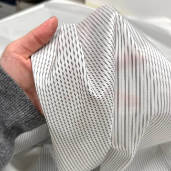 Tissu doublure polyester acétate à rayures blanches et noires Tissu doublure polyester acétate à rayures blanches et noires