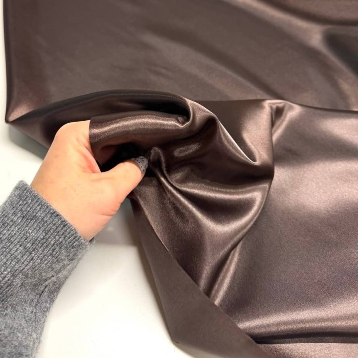 Tissu doublure polyester marron foncé uni Tissu doublure polyester marron foncé uni