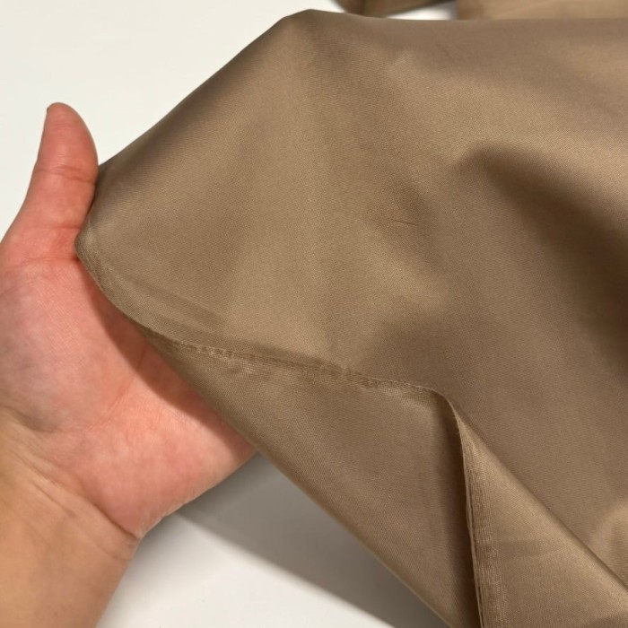 Tissu doublure polyester taupe uni Tissu doublure polyester taupe uni