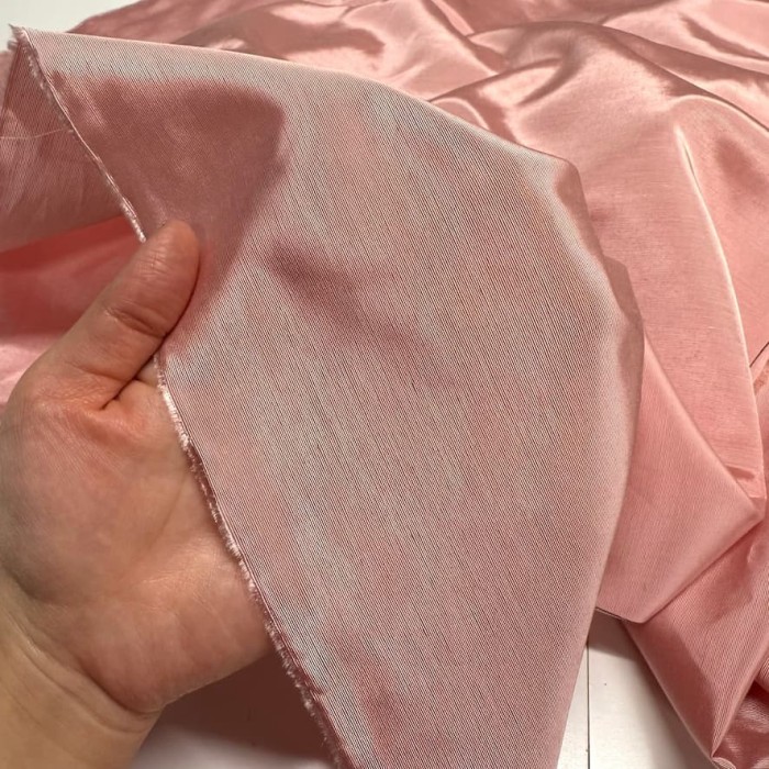 Tissu doublure sergé viscose rose bonbon Tissu doublure sergé viscose rose bonbon