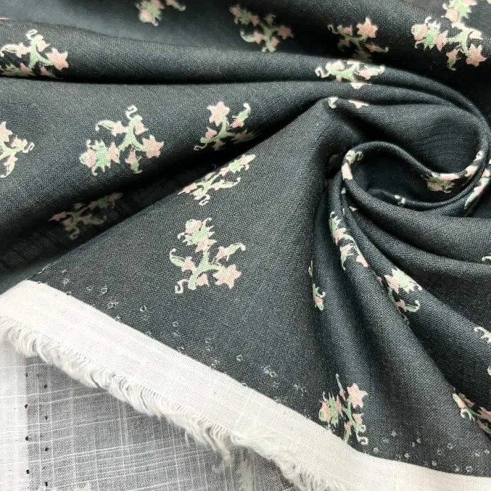 Tissu coton fleurs coloré fond noir Tissu coton fleurs coloré fond noir