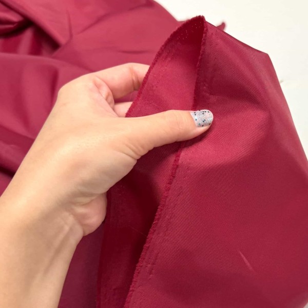 Tissu doublure polyester framboise uni Tissu doublure polyester framboise uni