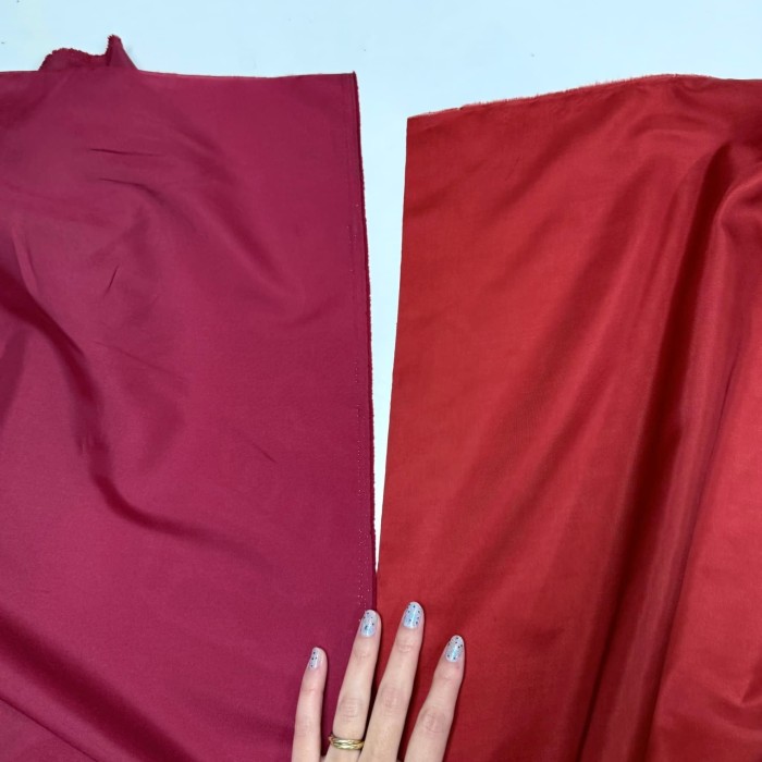 Tissu doublure polyester rouge uni Tissu doublure polyester rouge uni