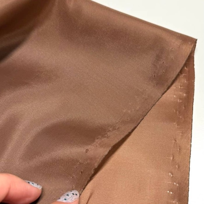 Tissu doublure 100% polyester marron clair uni Tissu doublure 100% polyester marron clair uni