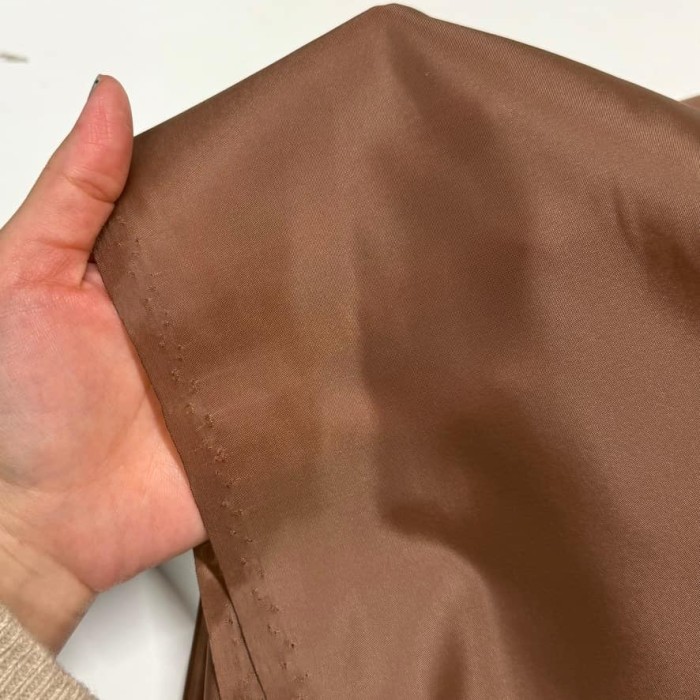 Tissu doublure 100% polyester marron clair uni Tissu doublure 100% polyester marron clair uni