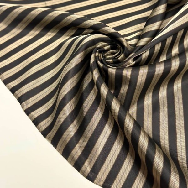 Tissu doublure viscose acétate rayée bayadère noir et taupe Tissu doublure viscose acétate rayée bayadère noir et taupe