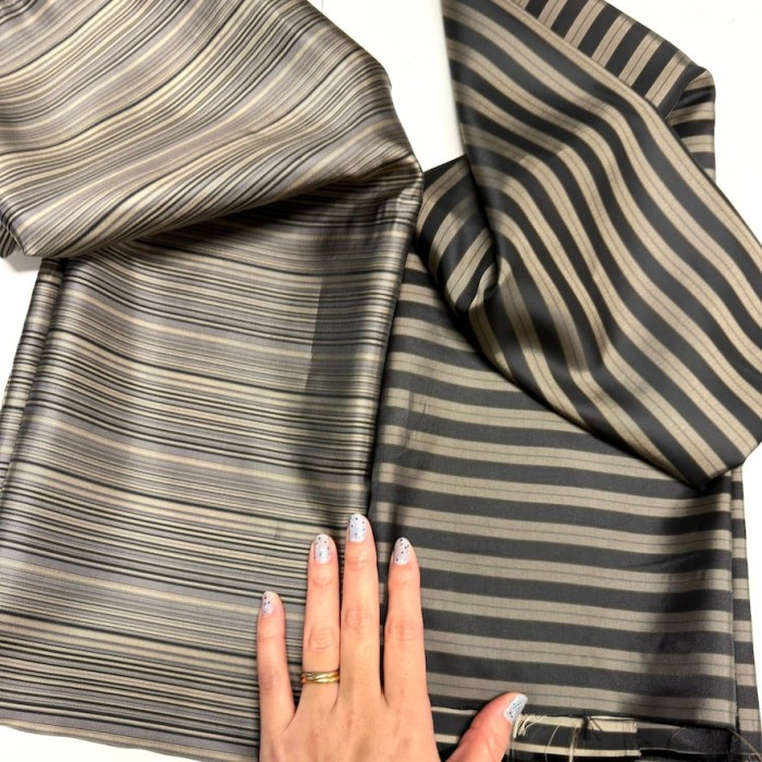 Tissu doublure viscose acétate rayée bayadère noir, taupe et gris