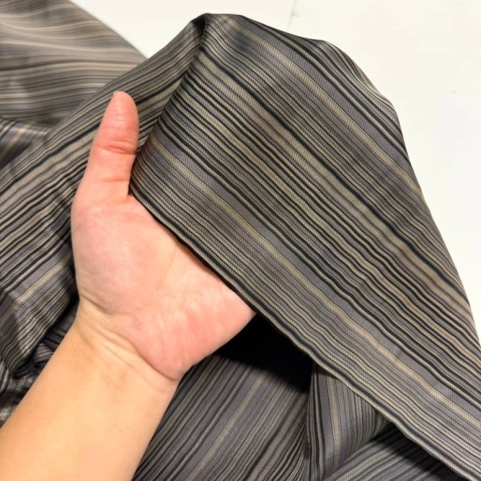 Tissu doublure viscose acétate rayée bayadère noir, taupe et gris