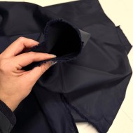 Tissu doublure polyester bleu marine foncé uni Tissu doublure polyester bleu marine foncé uni