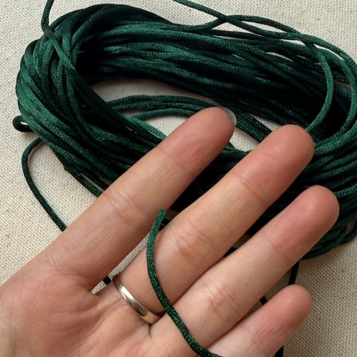 Queue de rat vert sapin polyester 2mm