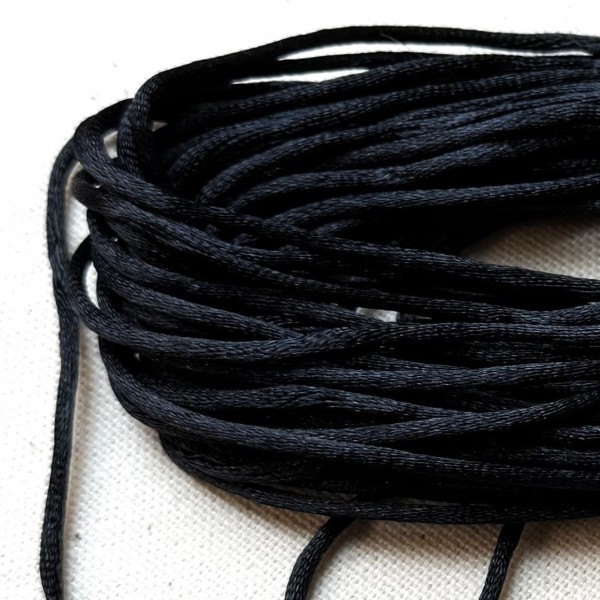 Queue de rat noir polyester 2mm Queue de rat noir polyester 2mm