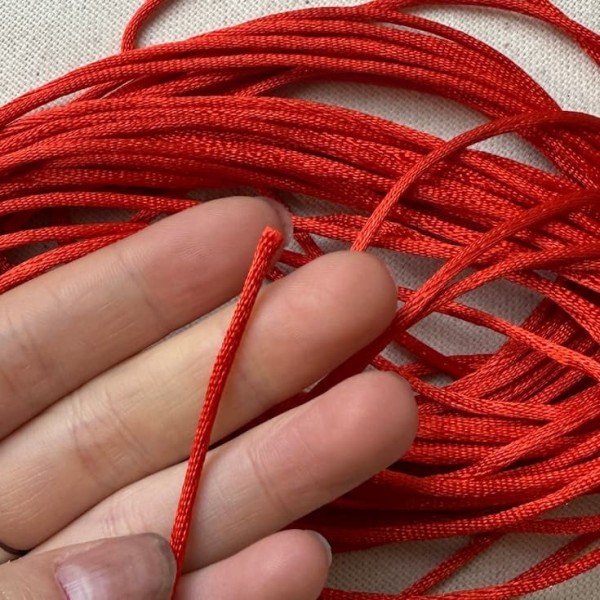 Queue de rat rouge polyester 2mm Queue de rat rouge polyester 2mm