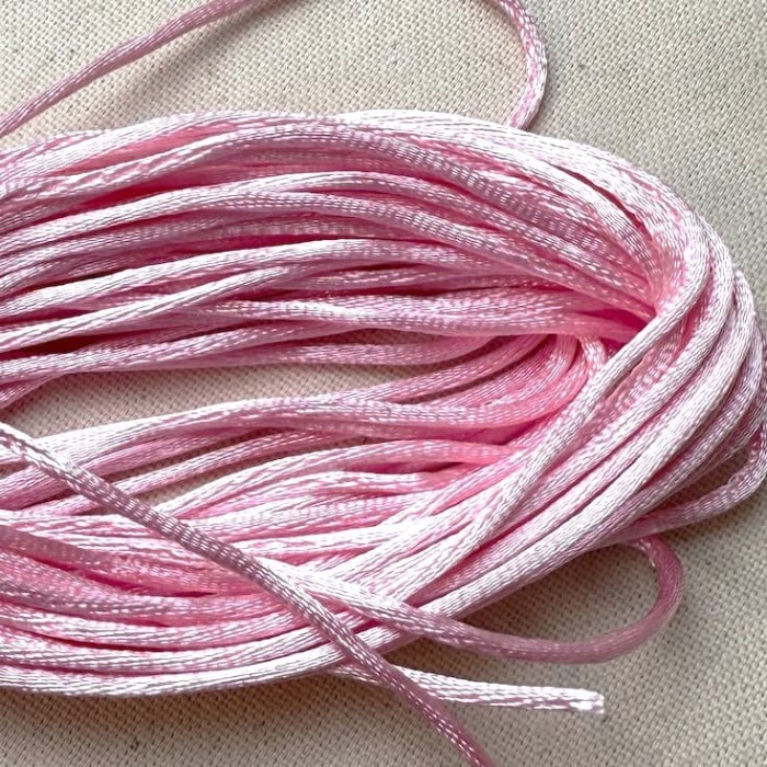 Queue de rat rose polyester 2mm