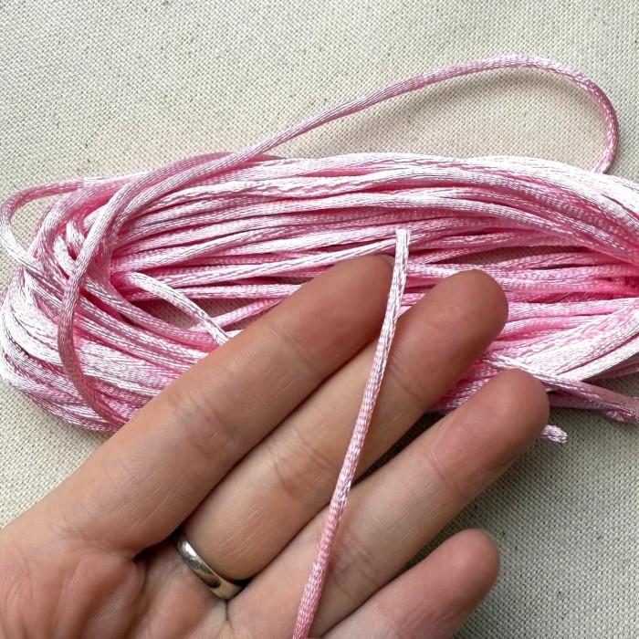 Queue de rat rose polyester 2mm