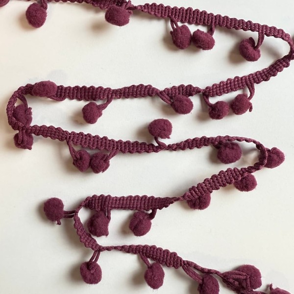 Galon pompon mini violet bourgogne 20mm Galon pompon mini violet bourgogne 20mm