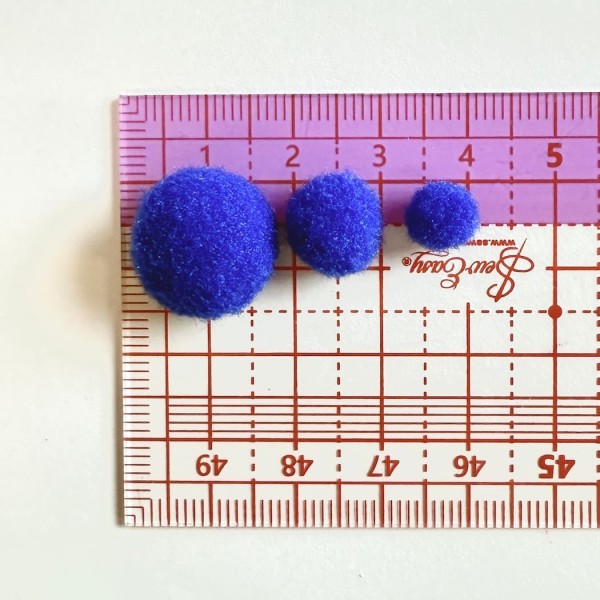Lot de pompons polyamide bleu Lot de pompons polyamide bleu